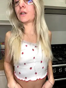 Snapshot of carlaaa chatting on December 2025 09:13:02 PM carlaaa online show from December 2025 09:13:02 PM