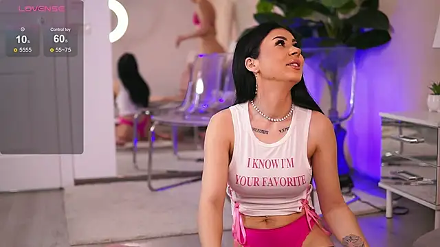 Snapshot of SofiaMack chatting on March 2025 11:23:01 AM SofiaMack online show from March 2025 11:23:01 AM