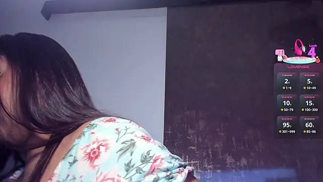 klhoe boobs online show from June 2026 03:42:02 AM
