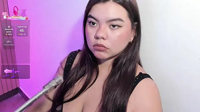 klhoe boobs online show from July 2026 07:49:02 PM