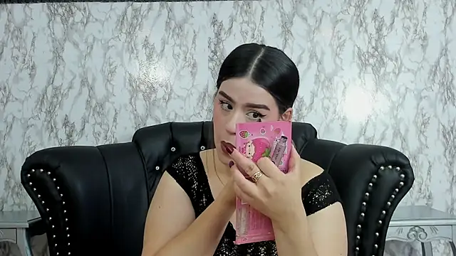 Snapshot of Miamontoya chatting on January 2025 12:40:02 PM Miamontoya online show from January 2025 12:40:02 PM