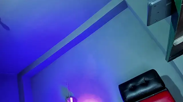 Snapshot of Travistanner_28 chatting on September 2025 04:03:01 AM Travistanner 28 online show from September 2025 04:03:01 AM