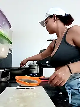 luna hell online show from March 2025 03:39:01 PM