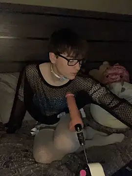 YourFavTwinkie online show from February 2025 07:52:01 AM