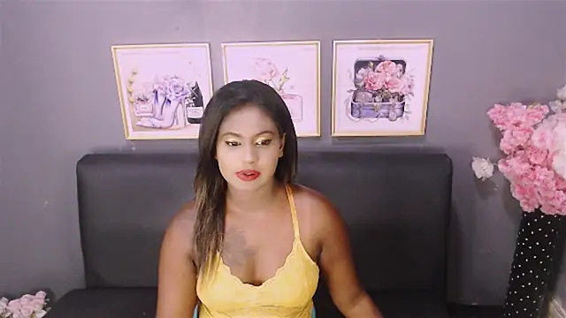 Snapshot of Littleindianmilf chatting on January 2025 09:00:01 AM Littleindianmilf online show from January 2025 09:00:01 AM