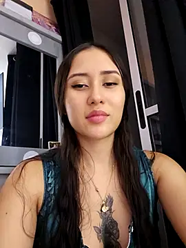 Selena blake online show from November 2025 11:38:01 PM