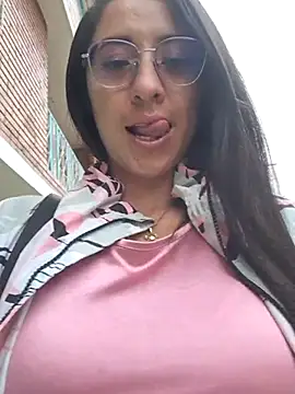 Snapshot of VALERY-03_ chatting on March 2025 12:22:02 PM VALERY-03 online show from March 2025 12:22:02 PM