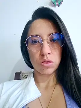 Snapshot of VALERY-03_ chatting on October 2025 12:04:02 PM VALERY-03 online show from October 2025 12:04:02 PM