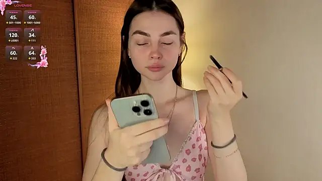 MaryJacksoon online show from October 2025 08:18:01 AM