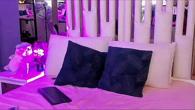 Kitty Eliffe online show from January 2025 07:18:01 PM