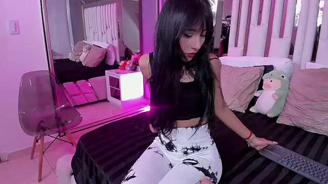 Kitty Eliffe online show from March 2025 07:38:02 PM