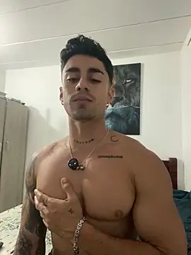 Snapshot of Danifornari chatting on November 2025 03:30:02 AM Danifornari online show from November 2025 03:30:02 AM