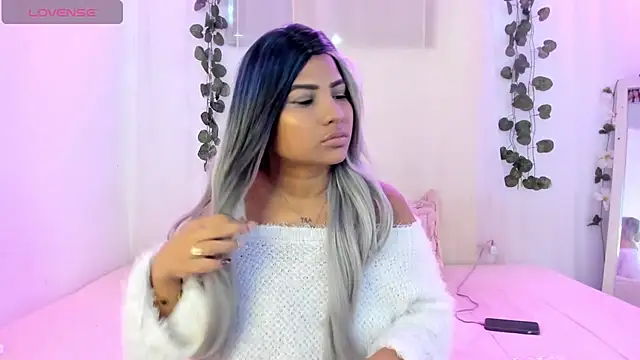 Snapshot of catalina_and_roger chatting on October 2025 12:27:02 PM catalina and roger online show from October 2025 12:27:02 PM