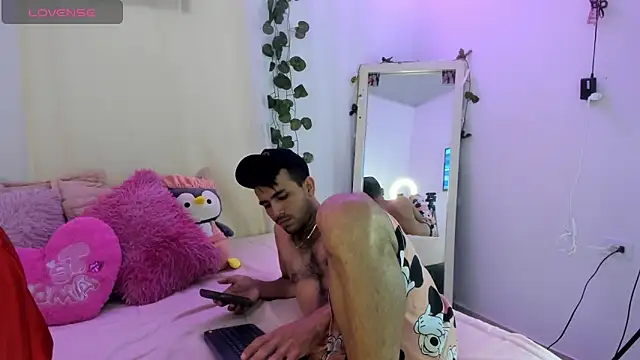 Snapshot of catalina_and_roger chatting on October 2025 12:05:02 PM catalina and roger online show from October 2025 12:05:02 PM