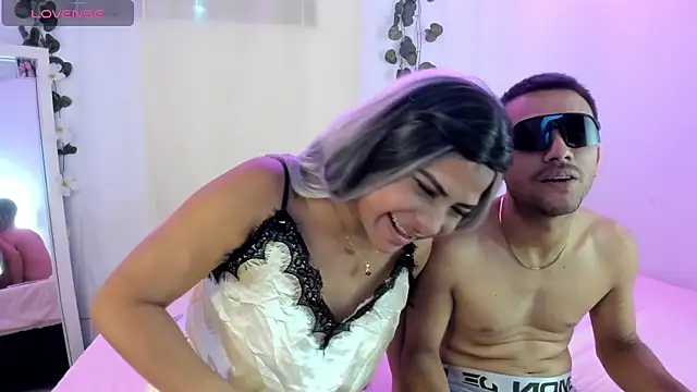 Snapshot of catalina_and_roger chatting on October 2025 04:24:02 PM catalina and roger online show from October 2025 04:24:02 PM