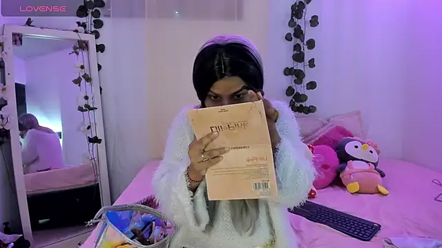 Snapshot of catalina_and_roger chatting on October 2025 12:06:01 PM catalina and roger online show from October 2025 12:06:01 PM