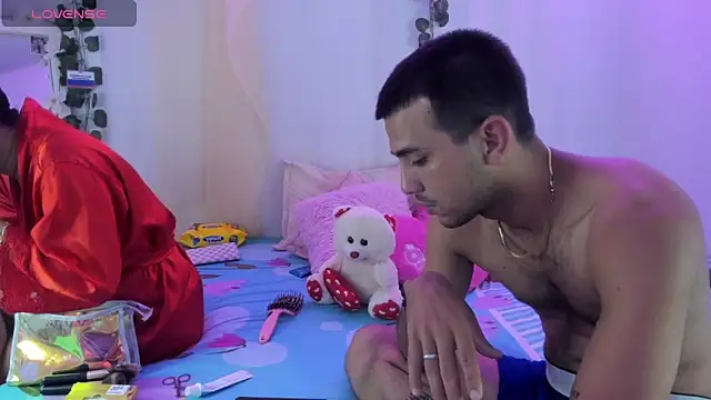 Snapshot of catalina_and_roger chatting on November 2025 04:40:02 PM catalina and roger online show from November 2025 04:40:02 PM