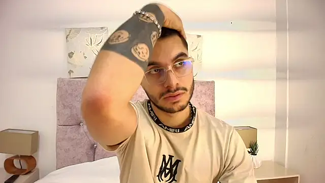 Amadeo Wild online show from February 2026 01:58:02 PM