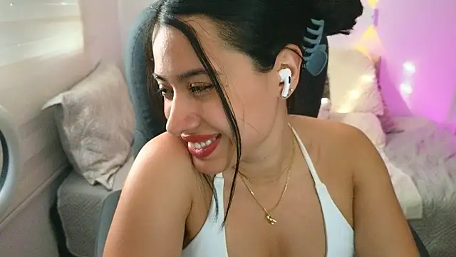 AlessaPears online show from March 2026 10:21:01 AM