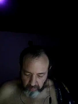 Leocesar37 online show from October 2025 05:51:02 AM