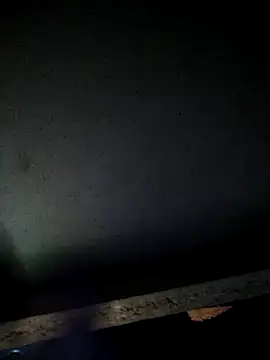 Leocesar37 online show from April 2026 10:23:02 PM