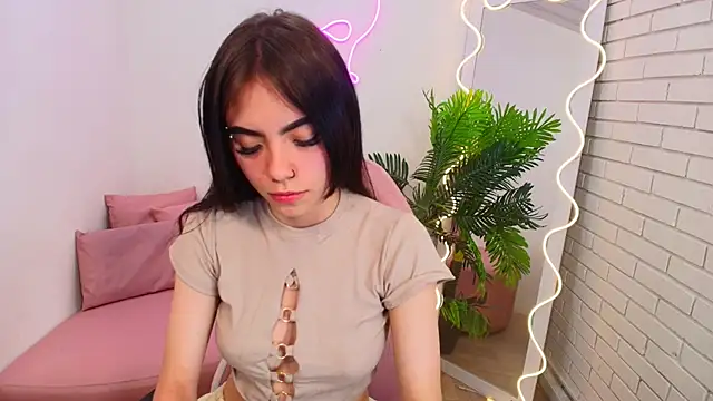 Snapshot of Roxanne_tay chatting on December 2024 06:36:01 AM Roxanne tay online show from December 2024 06:36:01 AM