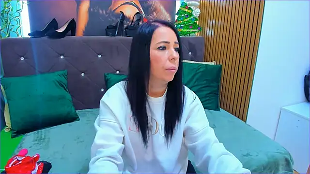 LauraSin online show from December 2025 04:10:02 AM