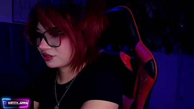 Kitty Gang online show from November 2025 02:20:01 AM