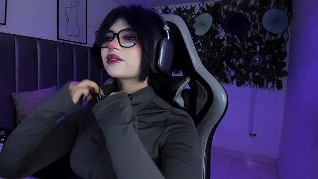 Kitty Gang online show from July 2026 12:37:01 AM