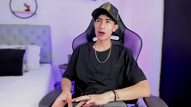 novaybrian online show from February 2025 04:48:02 AM