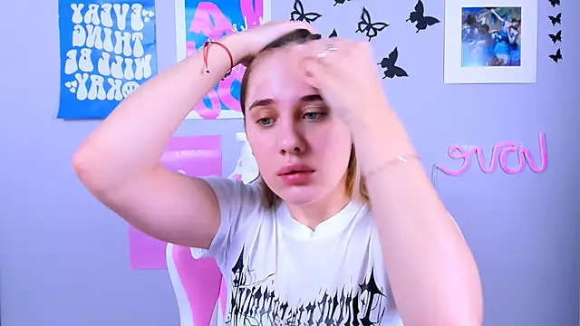 MiaMilas online show from December 2024 04:24:01 AM