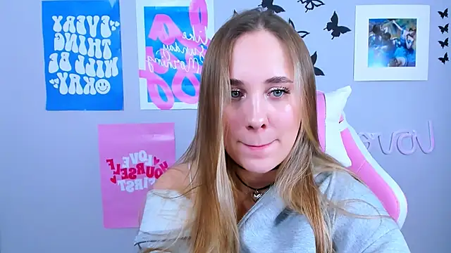 MiaMilas online show from December 2024 07:33:02 AM