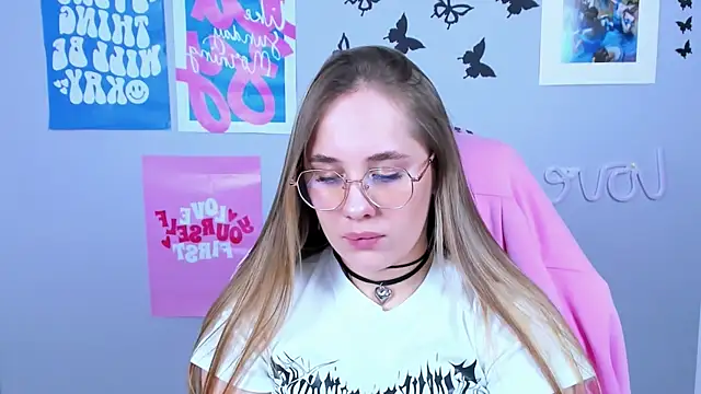 MiaMilas online show from January 2025 11:51:02 AM