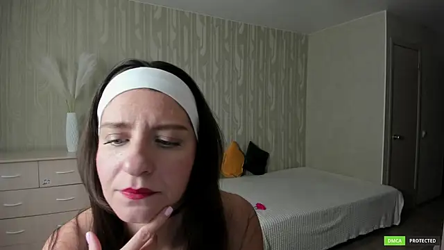 helentasty online show from April 2026 10:32:01 AM