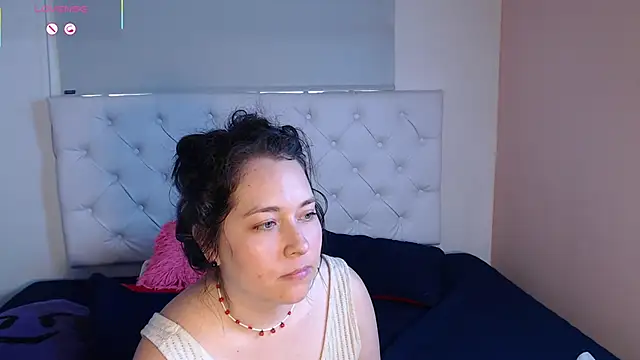 May Carlier online show from March 2026 08:16:01 PM