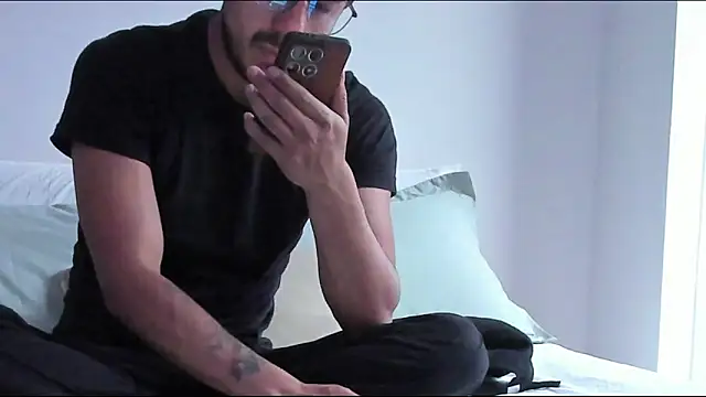 pablo-rincon95 online show from March 2025 10:53:01 PM