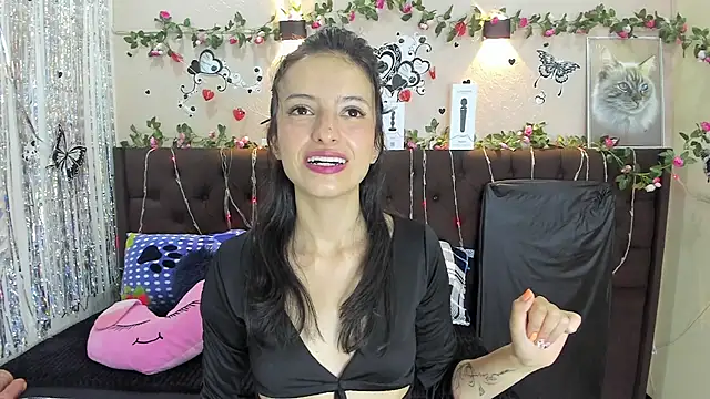 Snapshot of HottCandy21 chatting on February 2025 07:19:02 PM HottCandy21 online show from February 2025 07:19:02 PM