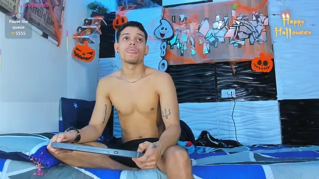 Friendsofeverything  online show from October 2025 12:49:01 PM