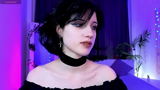 dark vamp  online show from December 2024 09:00:02 PM