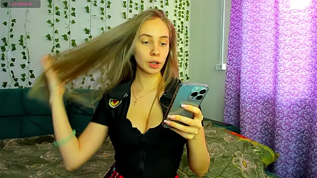 Kitty Katrine online show from February 2025 11:00:02 AM