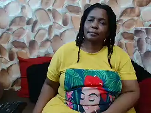 Snapshot of AfricanBigAssxx98 chatting on March 2025 03:07:01 PM AfricanBigAssxx98 online show from March 2025 03:07:01 PM