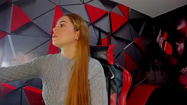 Hana and Zeta online show from January 2026 12:33:02 PM