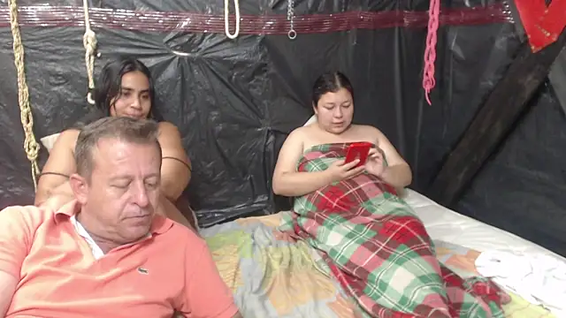 Snapshot of ZuriandAlex chatting on December 2024 05:48:01 AM ZuriandAlex online show from December 2024 05:48:01 AM