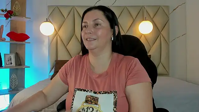 Snapshot of angelswets chatting on July 2026 01:46:02 PM angelswets online show from July 2026 01:46:02 PM