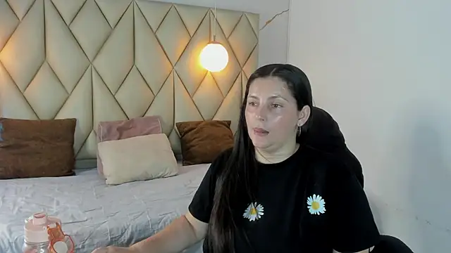 Snapshot of angelswets chatting on July 2026 02:54:02 PM angelswets online show from July 2026 02:54:02 PM