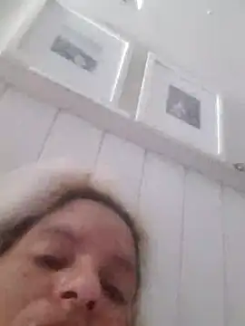 TweetsLynx online show from July 2026 09:49:02 PM
