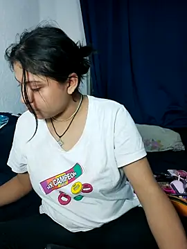 Snapshot of azulzulix chatting on February 2026 02:33:01 AM azulzulix online show from February 2026 02:33:01 AM