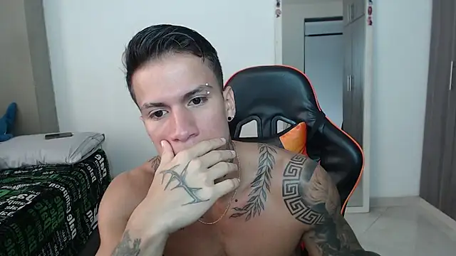 pettergrey1 online show from March 2026 01:18:01 PM