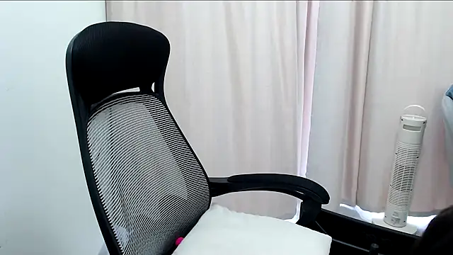 Liliya-77 online show from April 2026 05:40:02 AM