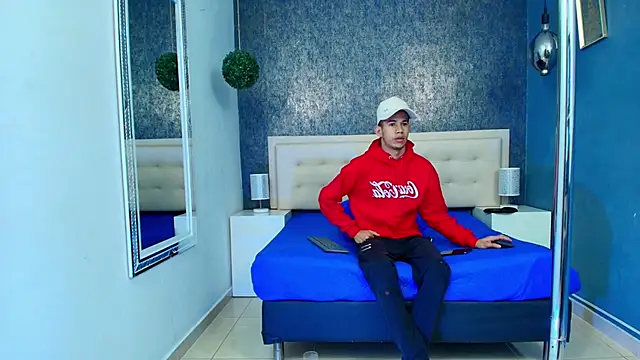 Erick Zhimerman online show from October 2025 04:11:01 AM